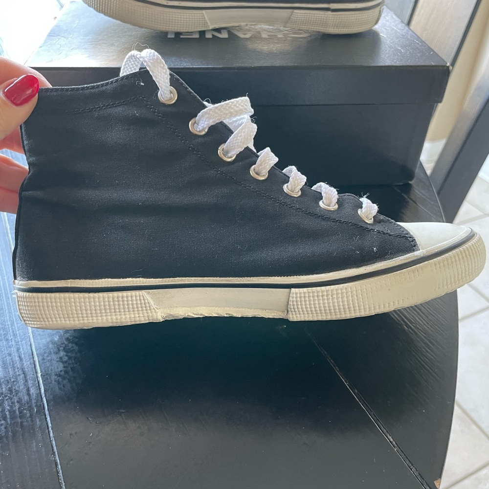 Chanel vintage high tops - Picture 5 of 7